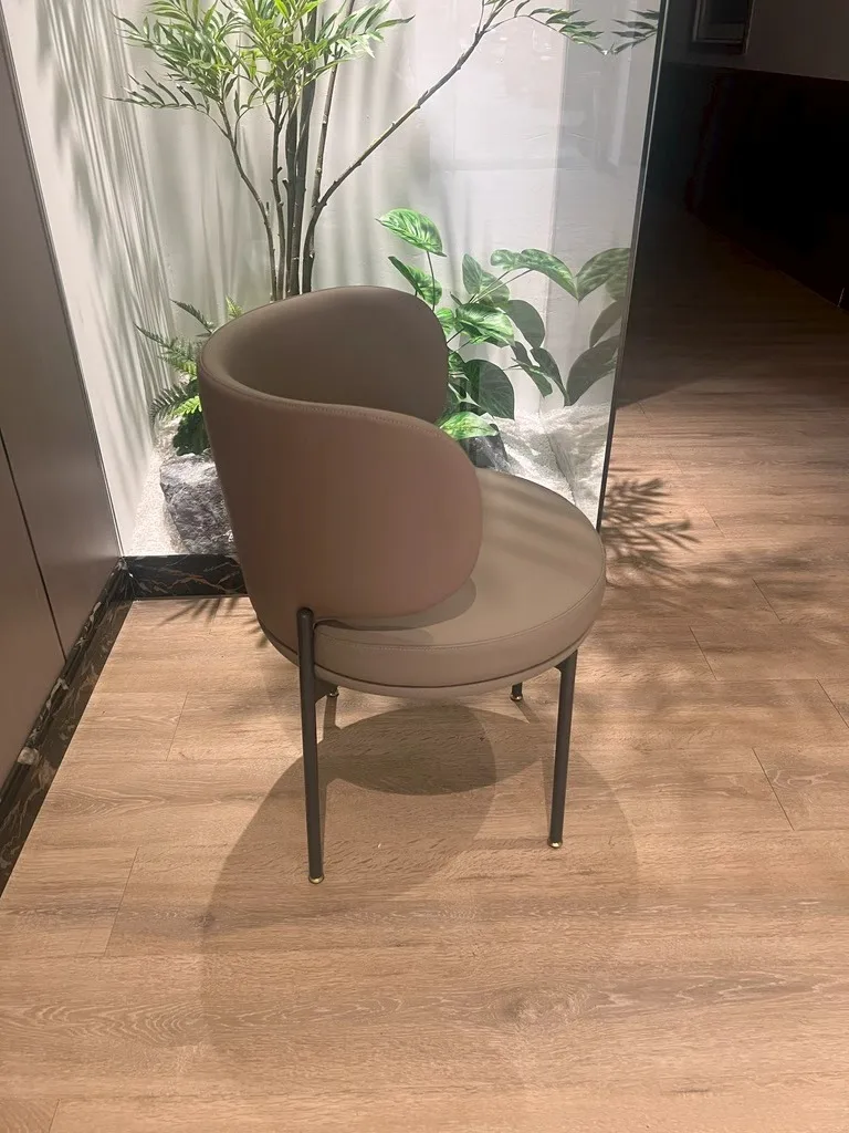 Showroom sample of model 22205, side view