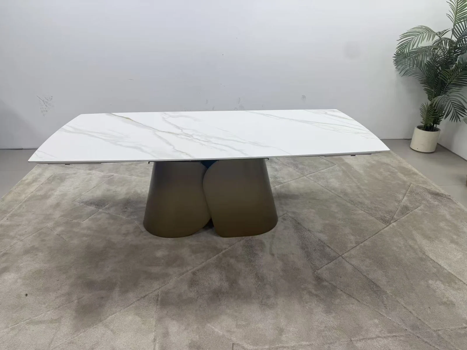 Second table with white-and-gold sintered-stone top